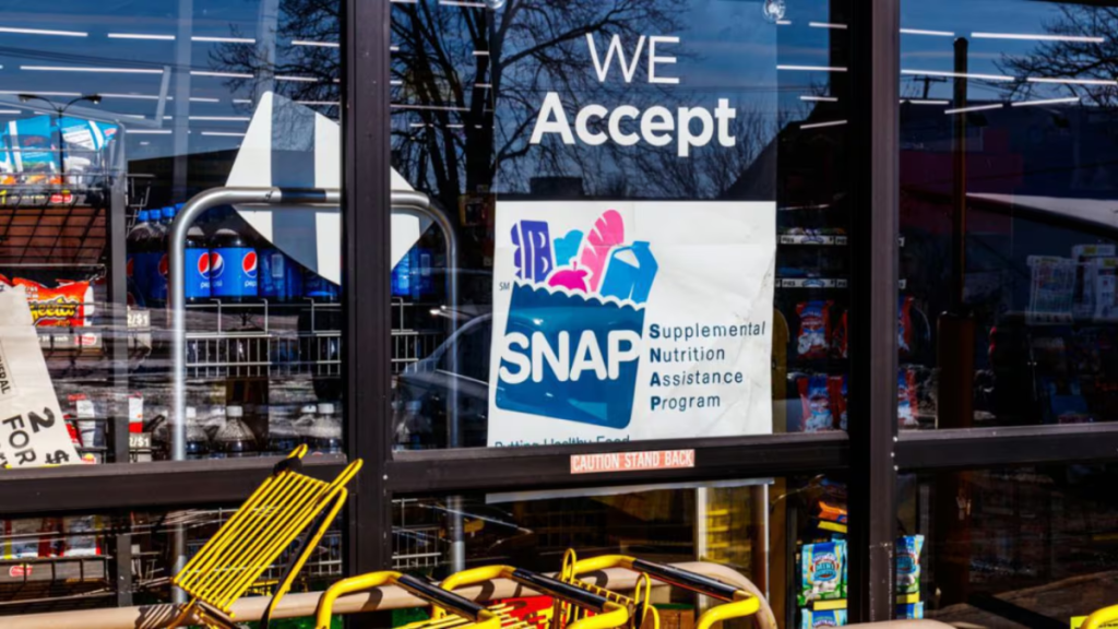 SNAP Payments Begin Across Several States Starting October 4: Up to $1,756 for Large Families