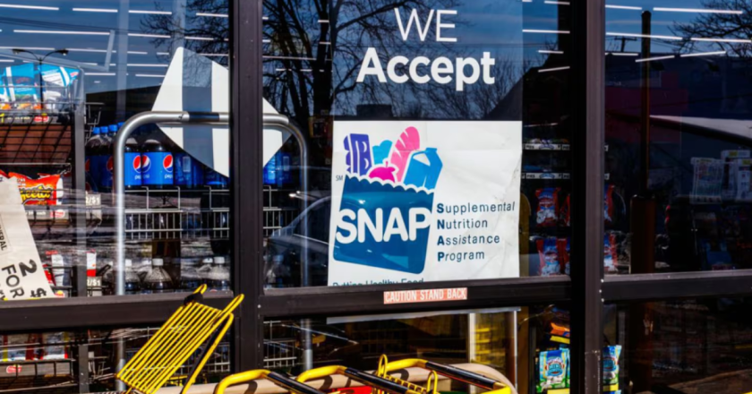 SNAP Payments Begin Across Several States Starting October 4: Up to $1,756 for Large Families