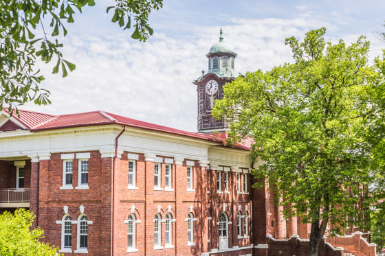 1 dead and 16 injured at Tuskegee University homecoming weekend shooting