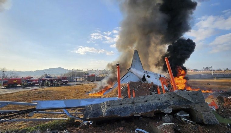 179 killed, two survive in plane crash at South Korean airport