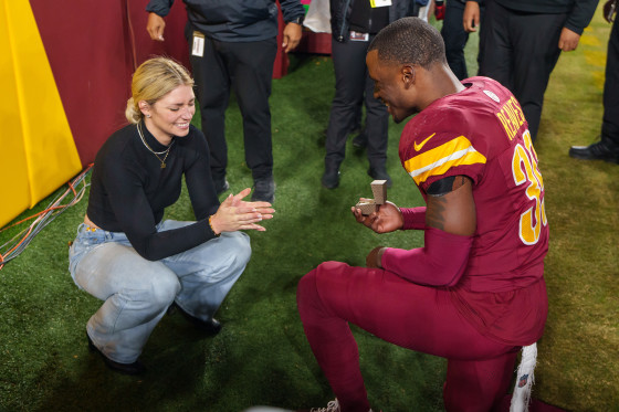 Commanders’ Jeremy Reaves proposes to girlfriend after team secures NFL playoff spot