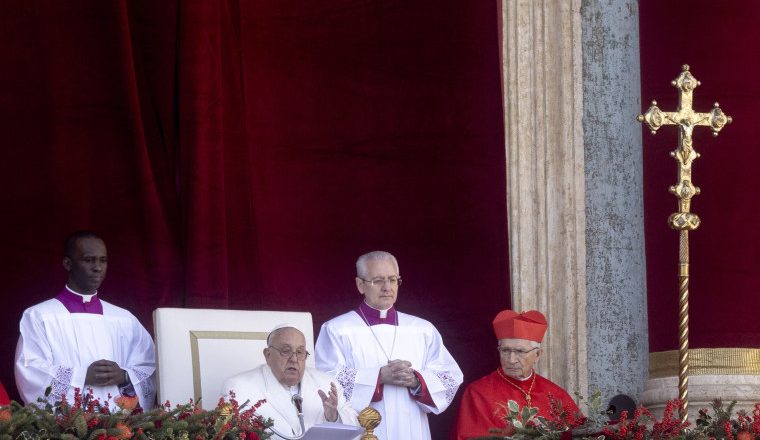 Pope Francis urges all nations to ‘silence the sounds of arms’ in Christmas address