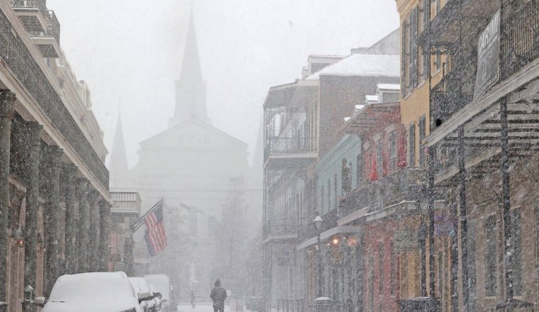 Dangerous ‘rare winter storm’ hits Gulf Coast as it braces for historic snowfall