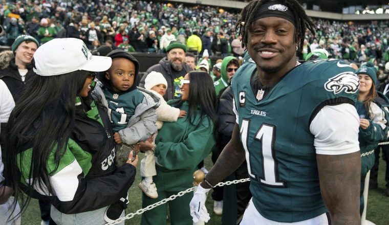 Eagles receiver A.J. Brown was reading a book on the sidelines of team’s playoff win