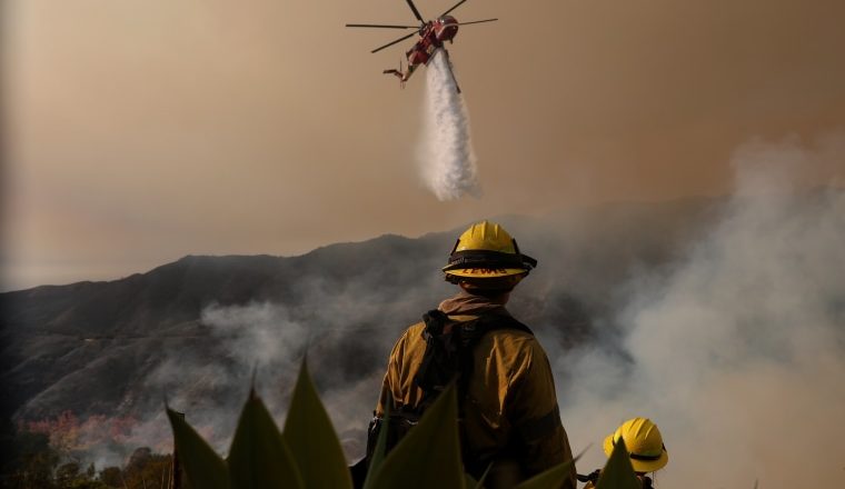 Santa Ana winds to keep fire threat high until Wednesday evening, officials warn