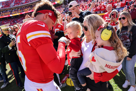 Kansas City Chiefs QB Patrick Mahomes, wife Brittany welcome third child