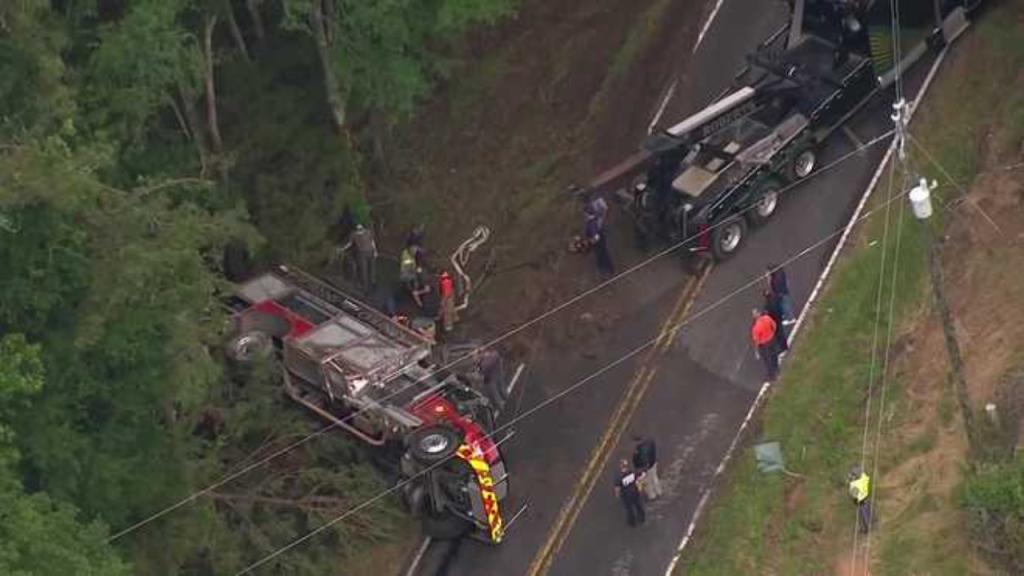 Fire Truck Overturns In Laurens County, crashing Into Tree And Injuring Two Firefighters
