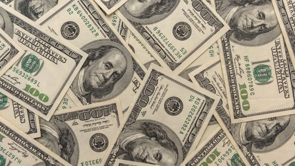 Charleston Man Strikes It Rich with $500,000 Lottery Win From Downtown Scratch-Off Ticket