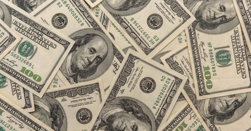 Charleston Man Strikes It Rich with $500,000 Lottery Win From Downtown Scratch-Off Ticket
