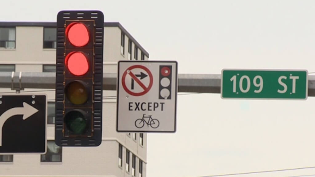 New Red Light Right Turn Restrictions in Los Angeles and Other California Cities