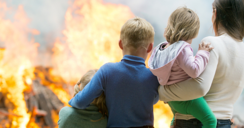 Mom Risks Everything To Save Family of Strangers From Fire